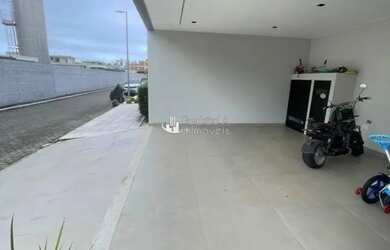 Imagem 3: Imóvel para aluguel e venda tem 380 metros quadrados com 5 quartos