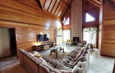 Imagem 3: Oportunidade! Casa de 3 quartos sendo 2 suítes sendo a master com closet, casa com 250m2 d