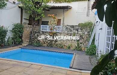 Imagem: O depósito possui 3 Vagas na garagem e 380m² de Área e está