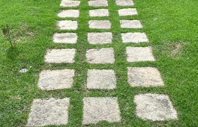 Imagem: A casa possui 5 Dormitórios, Acomodam 20 pessoas, 5 Vagas na