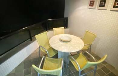 Imagem: O apartamento possui 5 Dormitórios, 4 Banheiros, 2 Vagas na