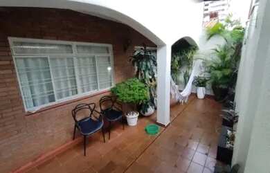 Imagem: A casa possui 3 Dormitórios, 3 Banheiros, 3 Vagas na garagem