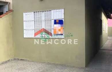 Imagem: A casa possui 2 Dormitórios, 1 Banheiro, 2 Vagas na garagem