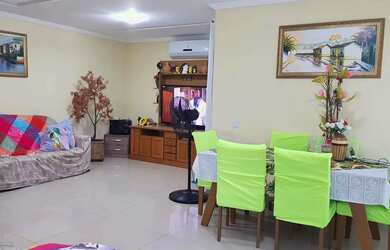 Imagem: A casa em condomínio possui 4 Dormitórios, 3 Banheiros, 2