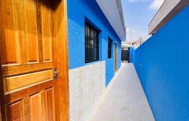 Imagem: A casa à venda possui 2 Dormitórios, 2 Banheiros, 2 Vagas