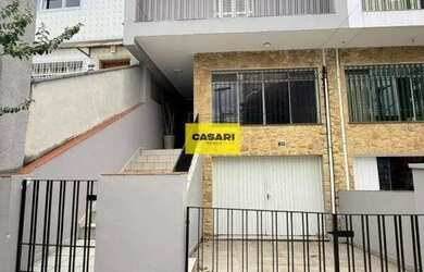 Imagem: O depósito possui 2 Vagas na garagem e 213m² de Área e está