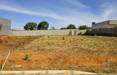 Imagem: O terreno possui 400m² de Área e está localizado em Setor