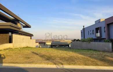 Imagem: O terreno possui 704m² de Área e está localizado em Chácara