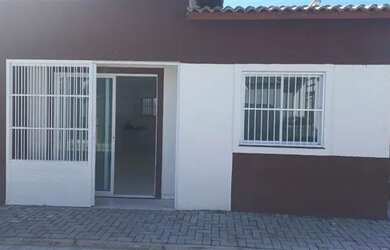 Imagem: A casa em condomínio possui 2 Dormitórios, 2 Banheiros, 70m²