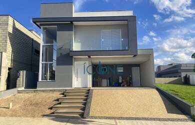 Imagem: A casa em condomínio possui 3 Dormitórios, 4 Banheiros, 4