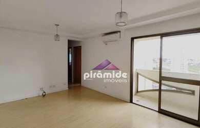 Imagem: O apartamento possui 2 Dormitórios, 2 Banheiros, 2 Vagas na