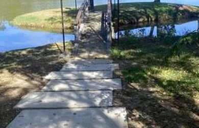 Imagem: O terreno possui 360m² de Área e está localizado em Loteamento