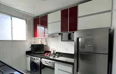 Imagem: O apartamento possui 2 Dormitórios, 1 Banheiro, 1 Vaga na garagem