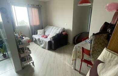 Imagem: O apartamento possui 2 Dormitórios, 1 Banheiro, 1 Vaga na garagem