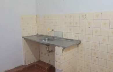 Imagem: A kitnet possui 1 Dormitório, 1 Banheiro, 1 Vaga na garagem