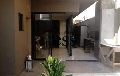 Imagem: A casa em condomínio possui 4 Dormitórios, 5 Banheiros, 3