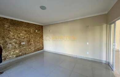 Imagem: A casa em condomínio possui 3 Dormitórios, 3 Banheiros, 4