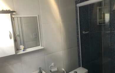 Imagem: A casa possui 2 Dormitórios, 1 Banheiro, 1 Vaga na garagem