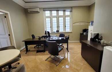 Imagem 7: Casa 8 salas 3 banheiros 1 cozinha 1 recepção 10 vagas