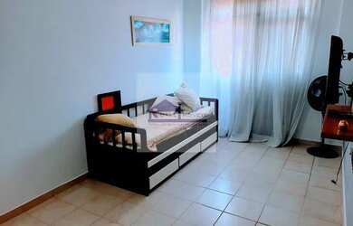 Imagem: O apartamento possui 1 Dormitório, 1 Banheiro, 1 Vaga na garagem