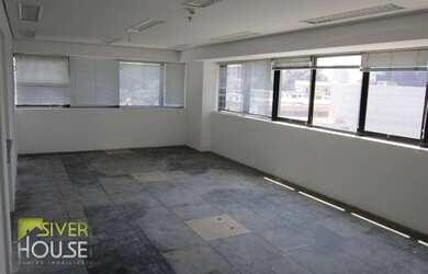 Imagem: O depósito possui 1 Vaga na garagem e 49m² de Área e está