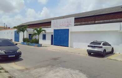 Imagem: O depósito possui 5 Vagas na garagem, 1.828m² de Área e