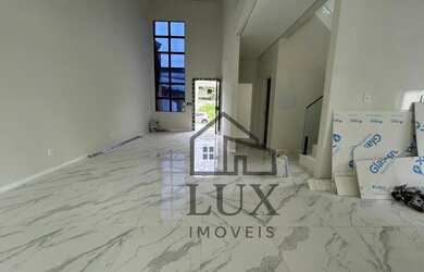 Imagem: A casa em condomínio possui 4 Dormitórios, 5 Banheiros, 4