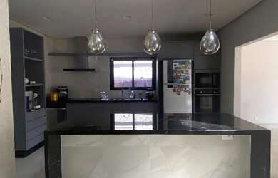 Imagem 3: Lindo sobrado. Piscina, Churrasqueira, Imóvel mobiliadoeAr-condicionado