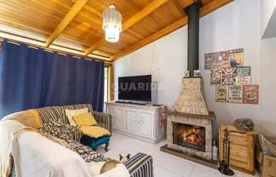 Imagem 9: Casa em Condomínio com 4 dormitórios, sendo 1 suíte, e 2 vagas de garagem...