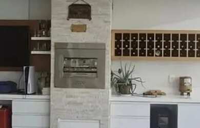 Imagem: O apartamento possui 4 Dormitórios, 3 Banheiros, 2 Vagas na