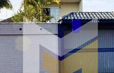 Imagem: A casa possui 2 Dormitórios, 1 Banheiro, 2 Vagas na garagem