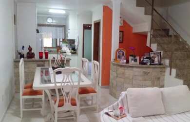 Imagem: A casa possui 2 Dormitórios, 1 Banheiro, 1 Vaga na garagem