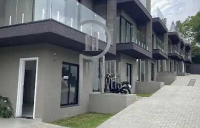 Imagem: A casa possui 3 Dormitórios, 3 Banheiros, 1 Vaga na garagem