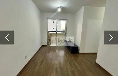 Imagem: O apartamento possui 3 Dormitórios, 1 Banheiro, 1 Vaga na garagem