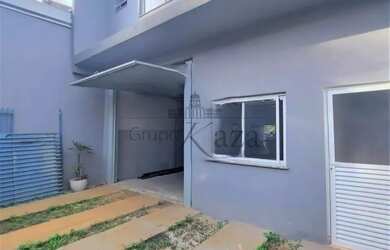 Imagem: O depósito possui 3 Vagas na garagem e 190m² de Área e está