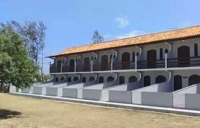 Imagem: A casa em condomínio possui 2 Dormitórios, 1 Banheiro, 2 Vagas