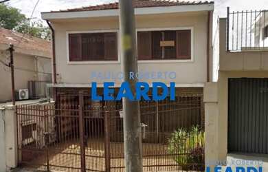 Imagem: A casa possui 3 Dormitórios, 4 Banheiros, 3 Vagas na garagem