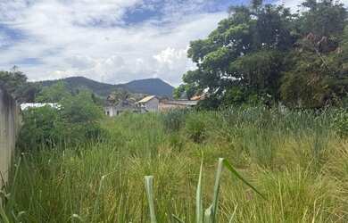 Imagem: O terreno possui 700m² de Área e está localizado em Várzea