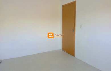 Imagem: O apartamento possui 2 Dormitórios, 1 Banheiro, 2 Vagas na