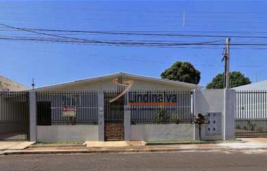 Imagem: A casa possui 5 Dormitórios, 5 Banheiros, 5 Vagas na garagem