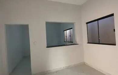 Imagem: A casa possui 2 Dormitórios, 1 Banheiro, 1 Vaga na garagem