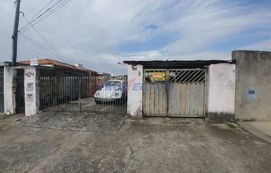 Imagem: A casa possui 2 Dormitórios, 1 Banheiro, 2 Vagas na garagem