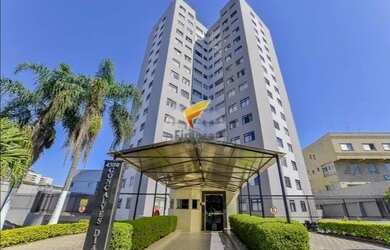 Imagem: O apartamento possui 3 Dormitórios, 1 Banheiro, 1 Vaga na garagem