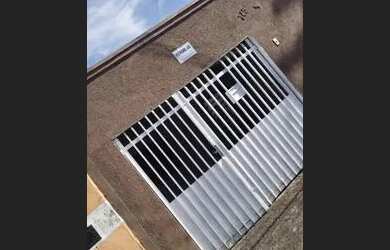 Imagem: A casa possui 1 Dormitório, 1 Banheiro, 1 Vaga na garagem e