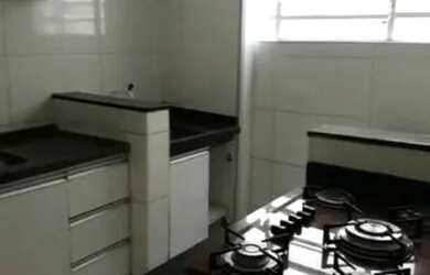 Imagem: A casa possui 2 Dormitórios, 1 Banheiro, 1 Vaga na garagem