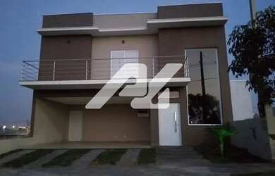 Imagem: A casa em condomínio possui 3 Dormitórios, 3 Banheiros, 4