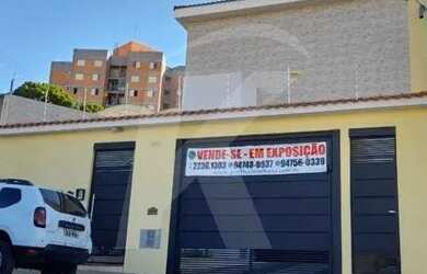 Imagem: A casa em condomínio possui 2 Dormitórios, 3 Banheiros, 1