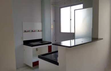 Imagem: O apartamento possui 2 Dormitórios, 1 Banheiro, 1 Vaga na garagem