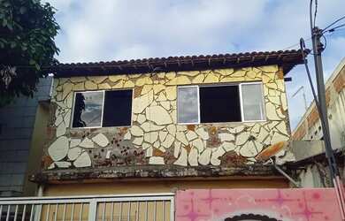 Imagem: A casa possui 2 Dormitórios, 2 Banheiros e está localizado