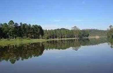 Imagem: O terreno possui 2.000m² de Área e está localizado em Embu-Guacu